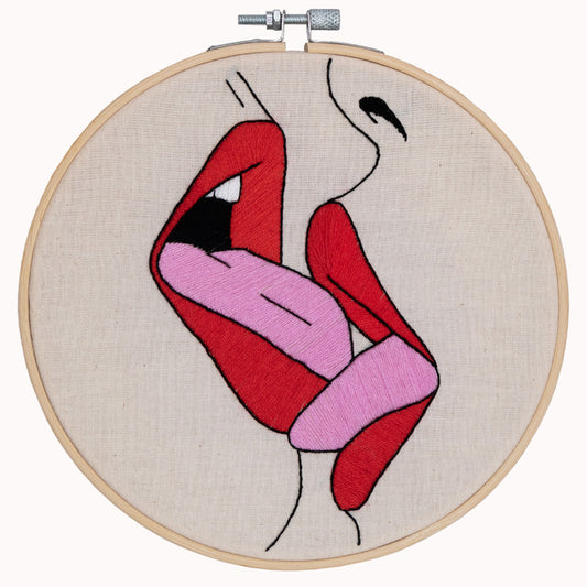 Lipstick Lovers embroidery kit