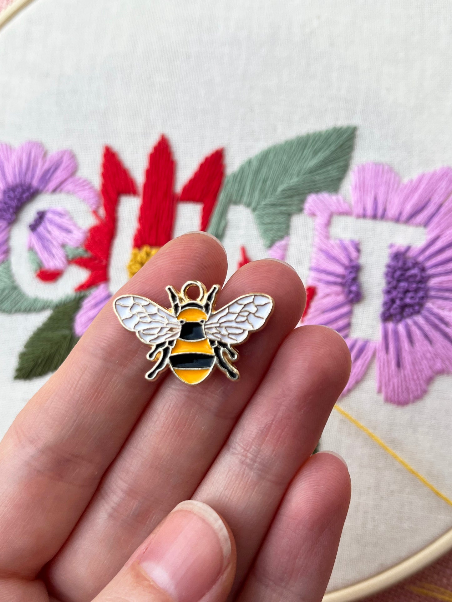 Bee Needle Minder