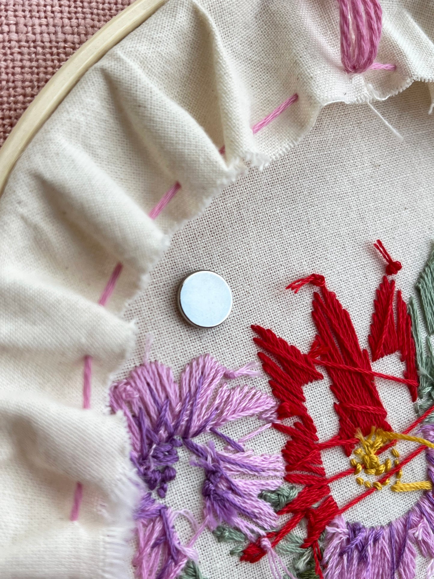Bee Needle Minder