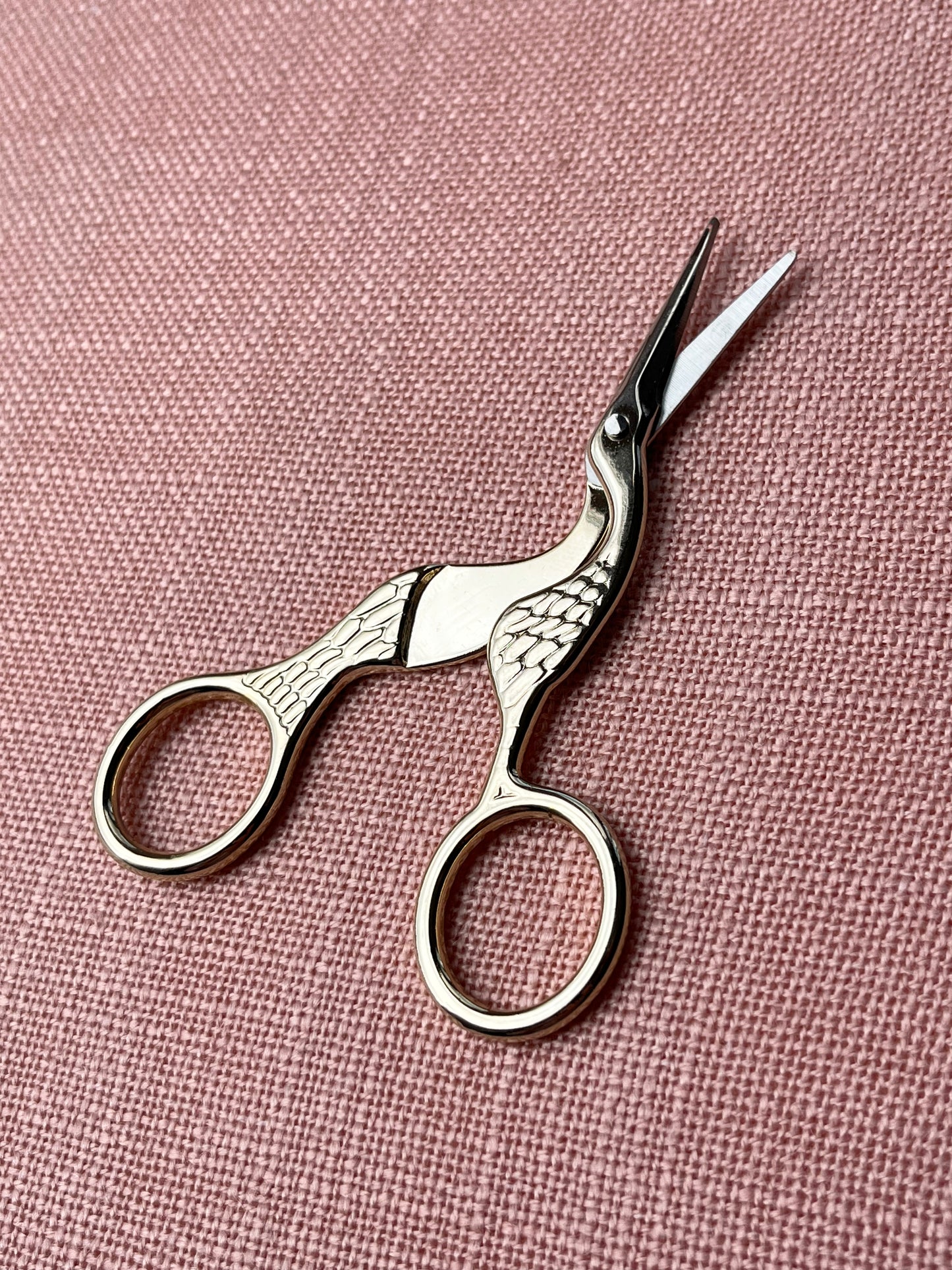 Embroidery scissors bird