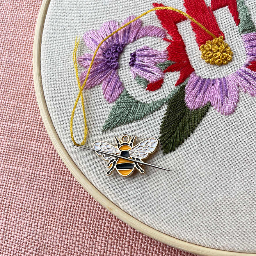 Bee Needle Minder